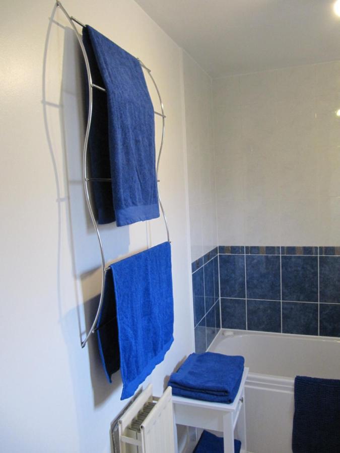 Cozy Off Road 2 Bedroom Cottage Apartment With Free Wi-Fi And Private Parking グラスゴー エクステリア 写真