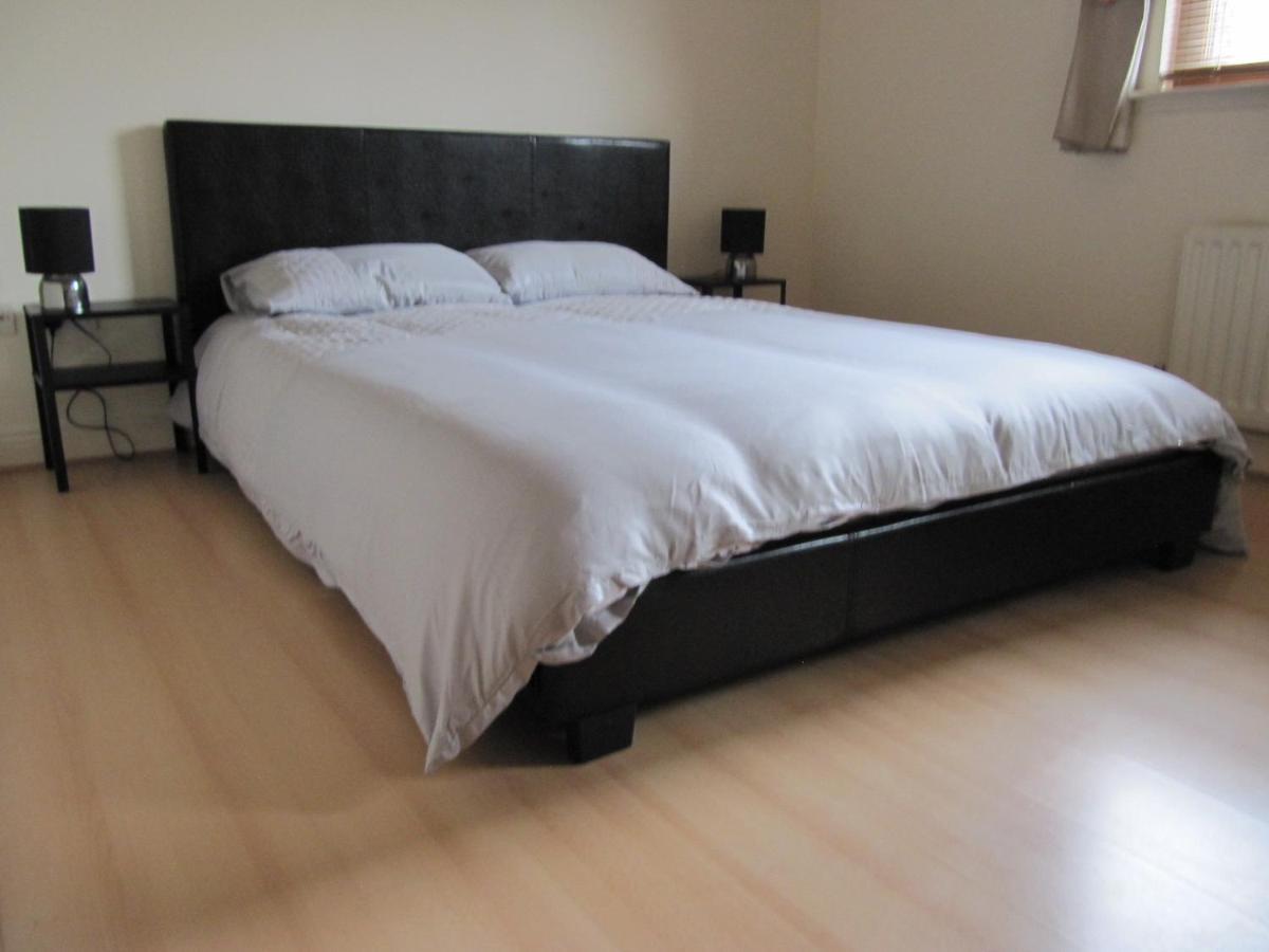 Cozy Off Road 2 Bedroom Cottage Apartment With Free Wi-Fi And Private Parking グラスゴー エクステリア 写真