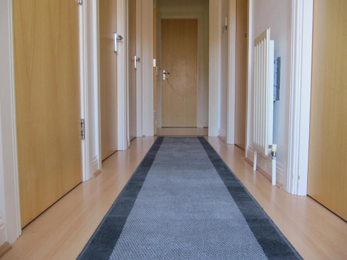 Cozy Off Road 2 Bedroom Cottage Apartment With Free Wi-Fi And Private Parking グラスゴー エクステリア 写真