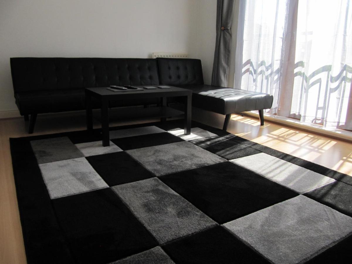 Cozy Off Road 2 Bedroom Cottage Apartment With Free Wi-Fi And Private Parking グラスゴー エクステリア 写真